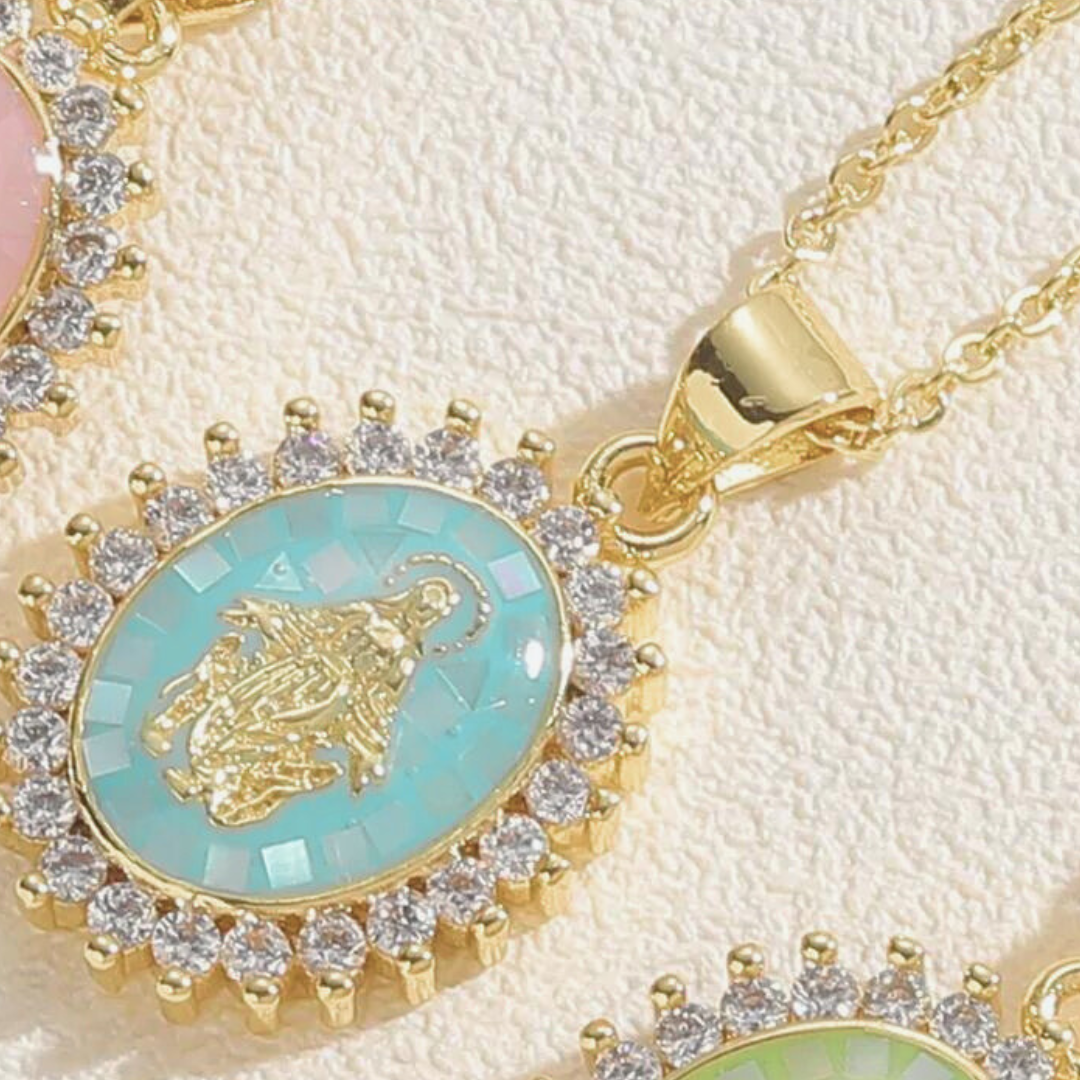 Medaille necklace