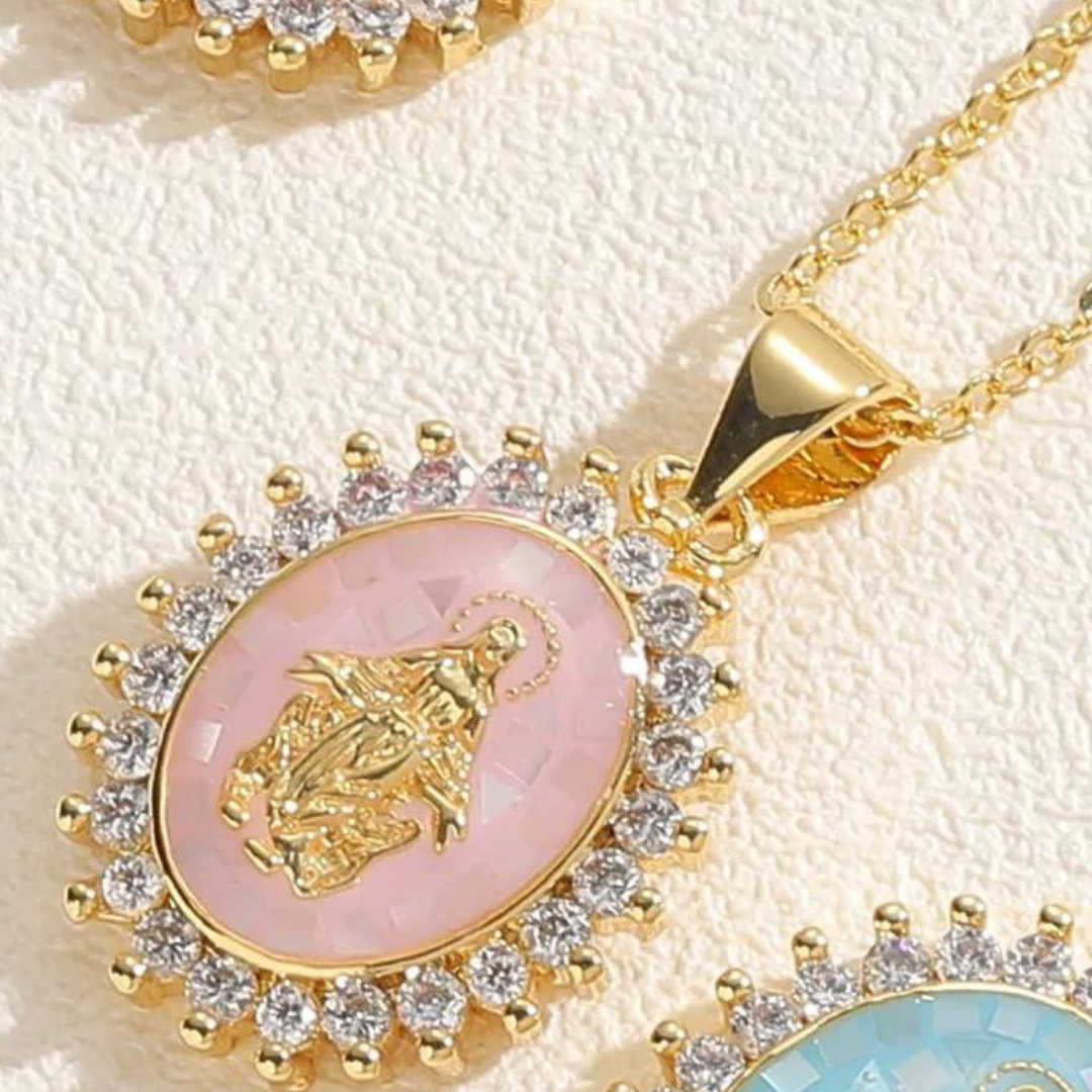 Medaille necklace