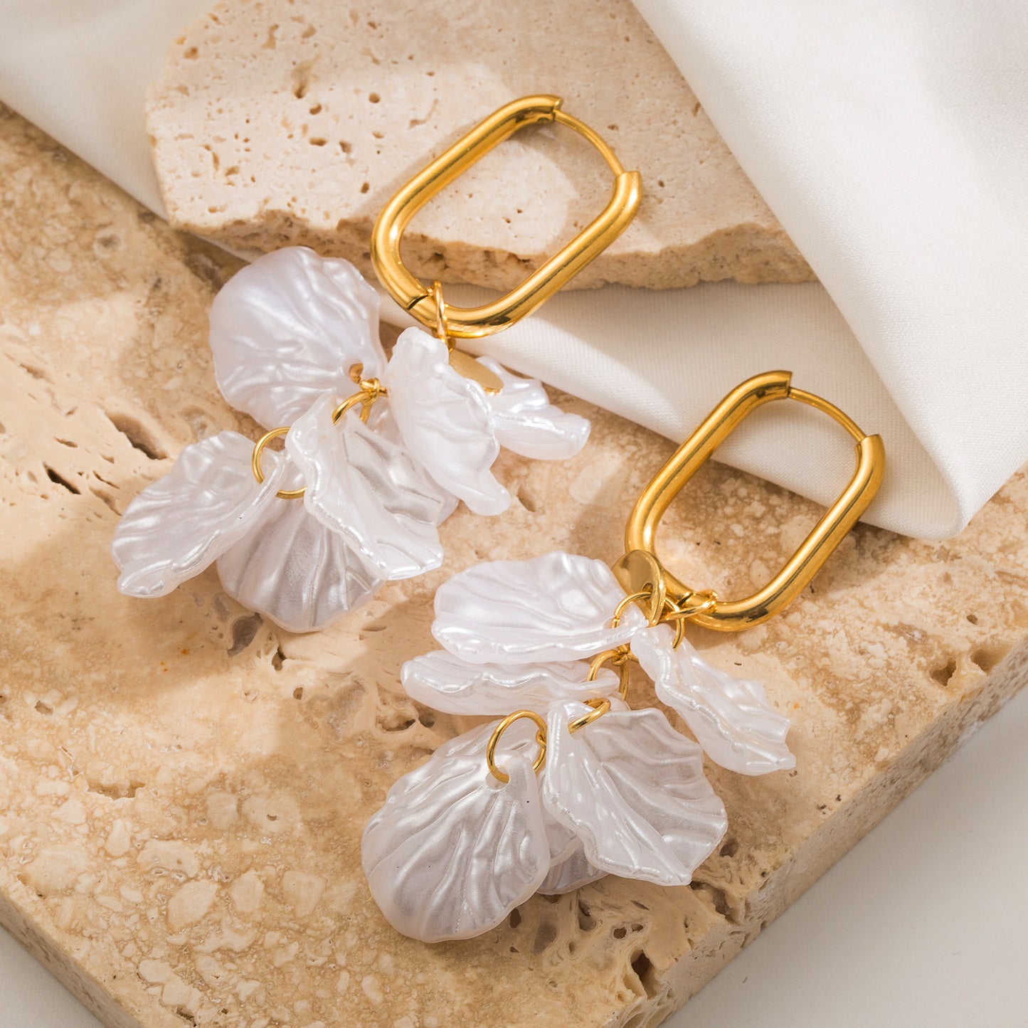 Amo earrings
