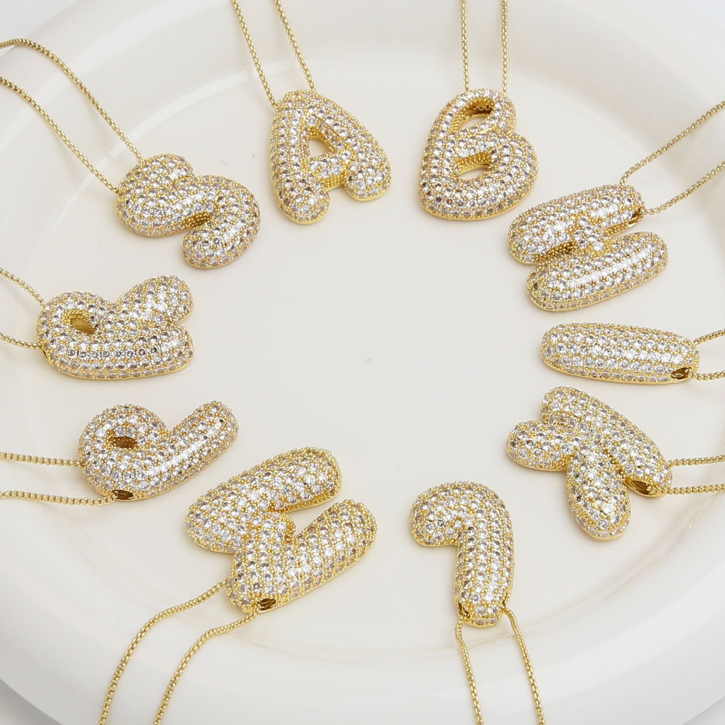 Lettres necklaces