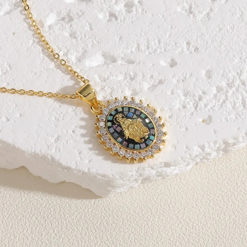 Medaille necklace