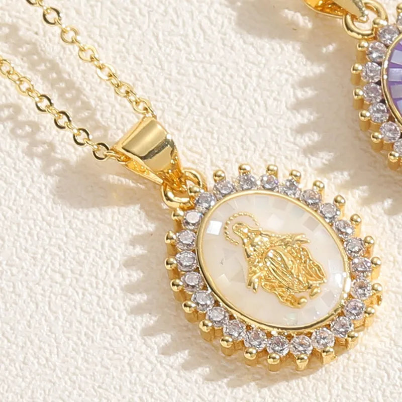 Medaille necklace