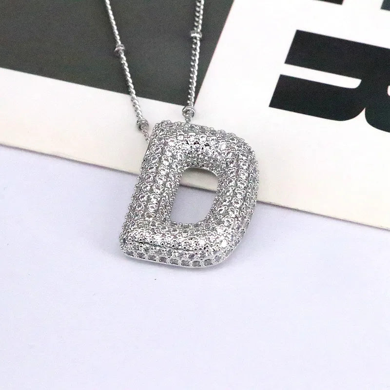 Lettres necklaces