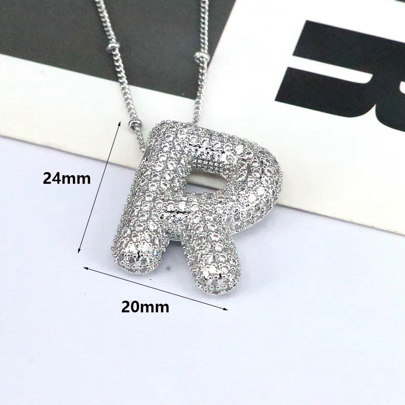 Lettres necklaces