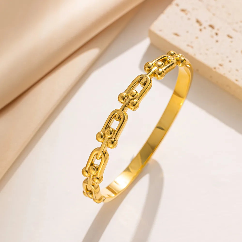 Chloé bracelets
