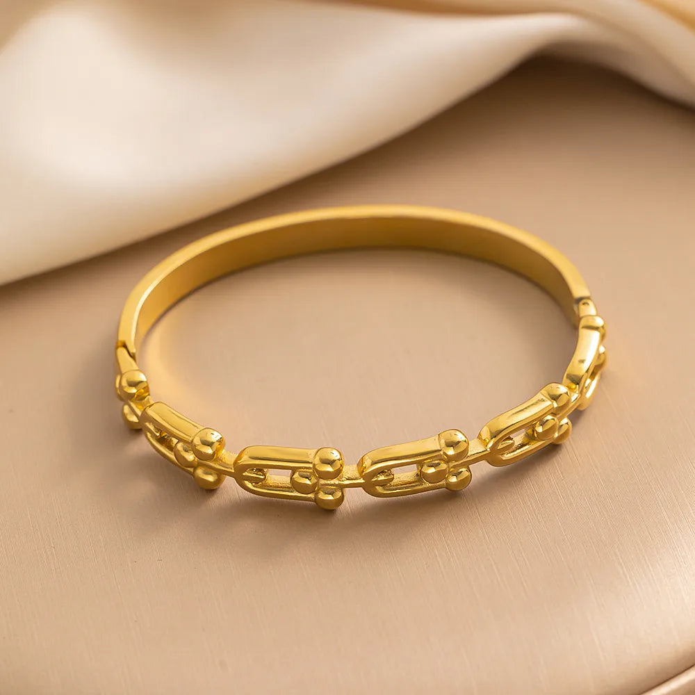Chloé bracelets