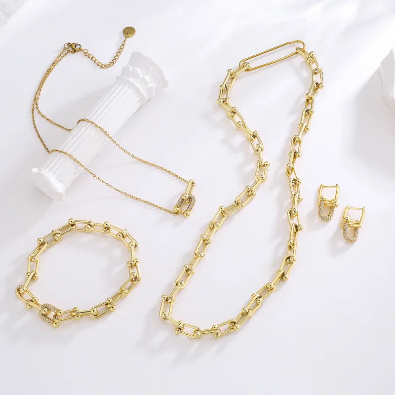 Élégance necklaces